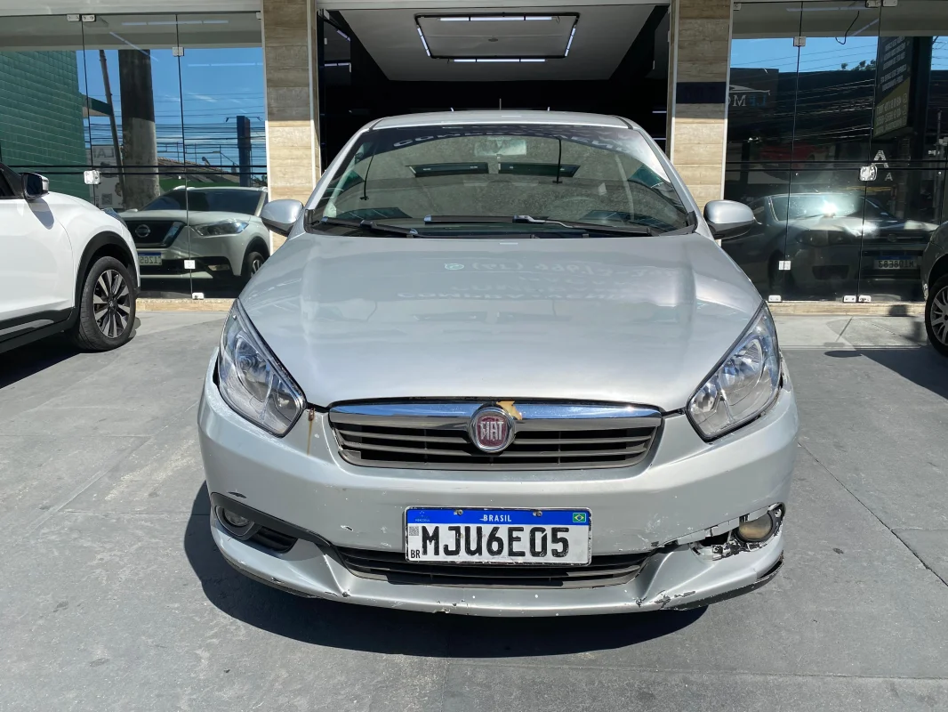 Grand Siena ATTRAC. 1.4 completo manual GNV 2013 - Imagem 2