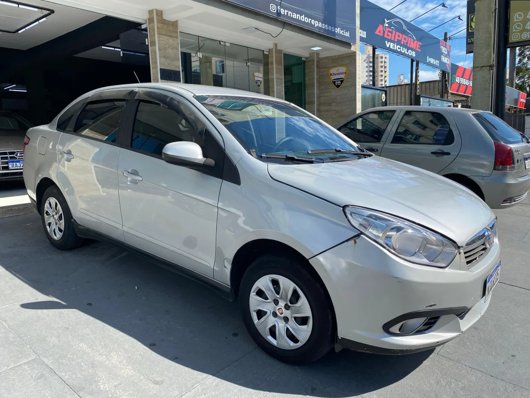 Grand Siena ATTRAC. 1.4 completo manual GNV 2013