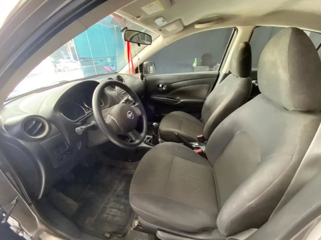 Versa SL 1.6 Completo Manual 2013 - Imagem 9