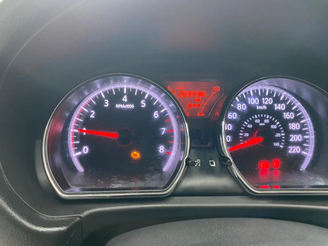 Versa SL 1.6 Completo Manual 2013 - Imagem 10