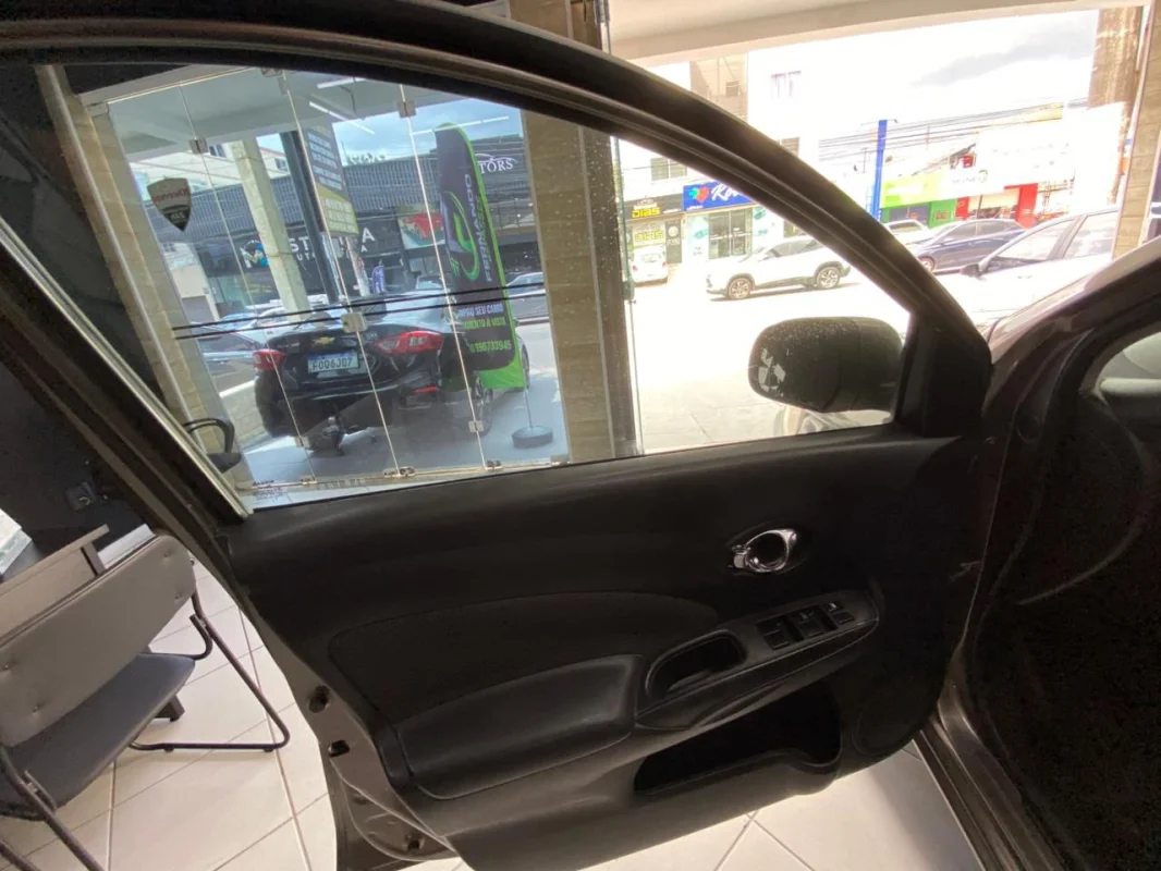 Versa SL 1.6 Completo Manual 2013 - Imagem 12