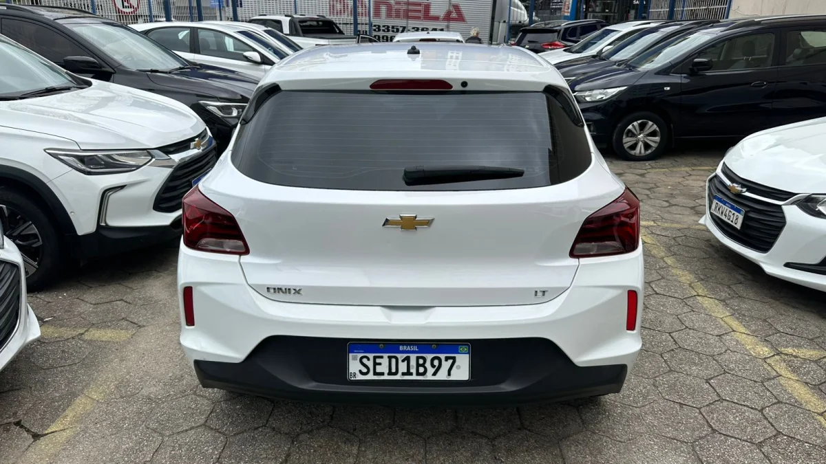 ONIX HATCH LT 1.0 12V Flex 5р Mecânico 2023 - Imagem 6