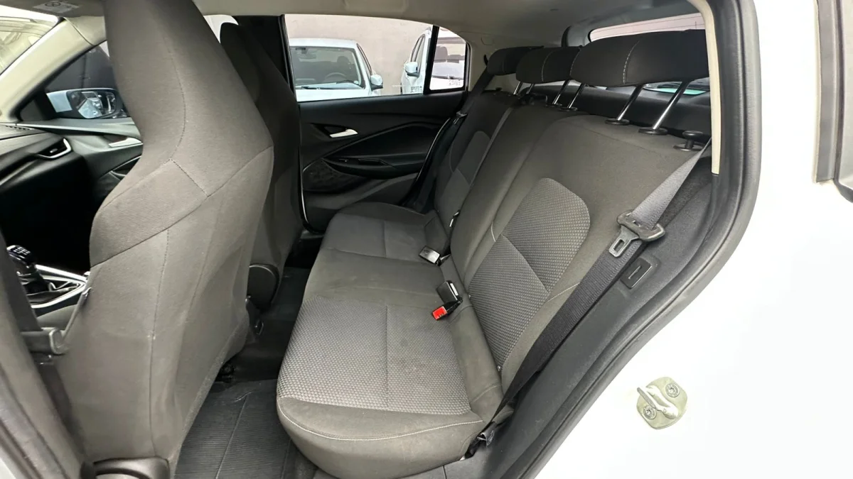 ONIX HATCH LT 1.0 12V Flex 5р Mecânico 2023 - Imagem 8