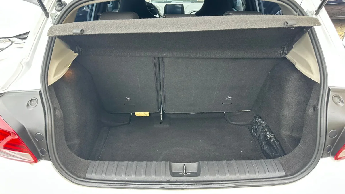 ONIX HATCH LT 1.0 12V Flex 5р Mecânico 2023 - Imagem 11