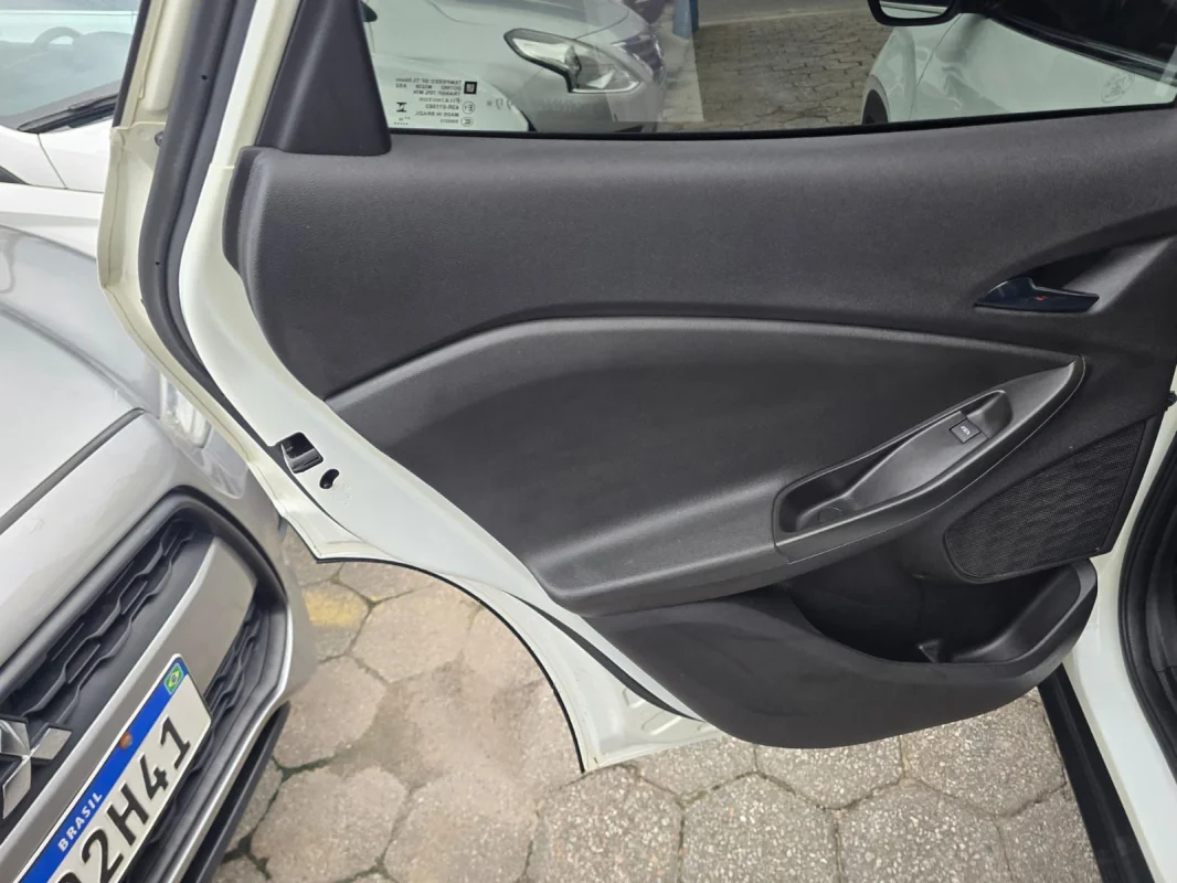 Tracker Premier 1.2 Turbo Aut com Teto solar 2024 - Imagem 12