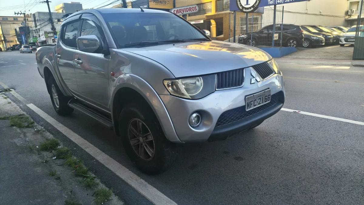 L200 TRITON HPE 3.2CD  TB INTER.DISEL  AUTOMÁTICO 2009