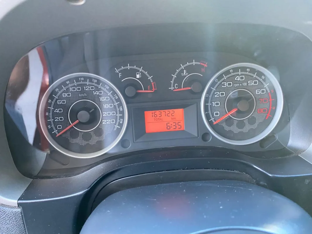 Idea 1.4 ATRACTTIVE completo manual 2014 - Imagem 9