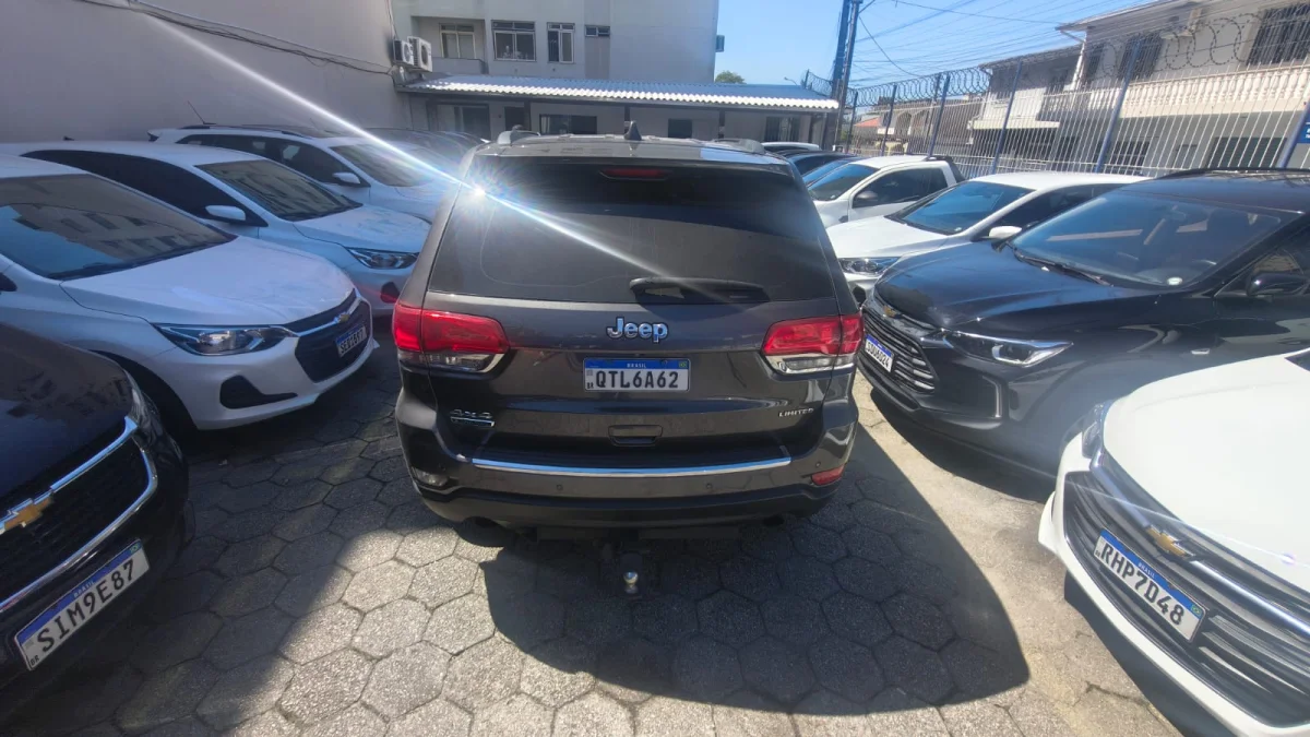 JEEP GRAND CHEROKEE LIMITED 3.0 TB DISEL AUT 2018 COM TETO  - Imagem 5
