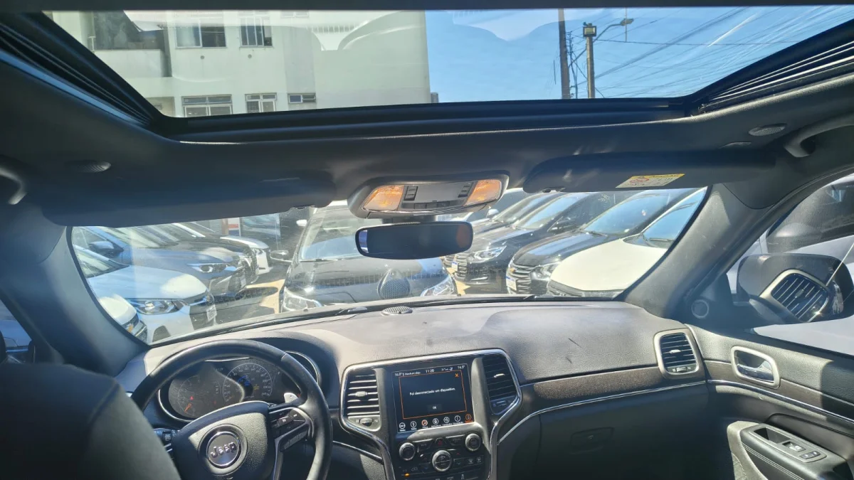 JEEP GRAND CHEROKEE LIMITED 3.0 TB DISEL AUT 2018 COM TETO  - Imagem 11