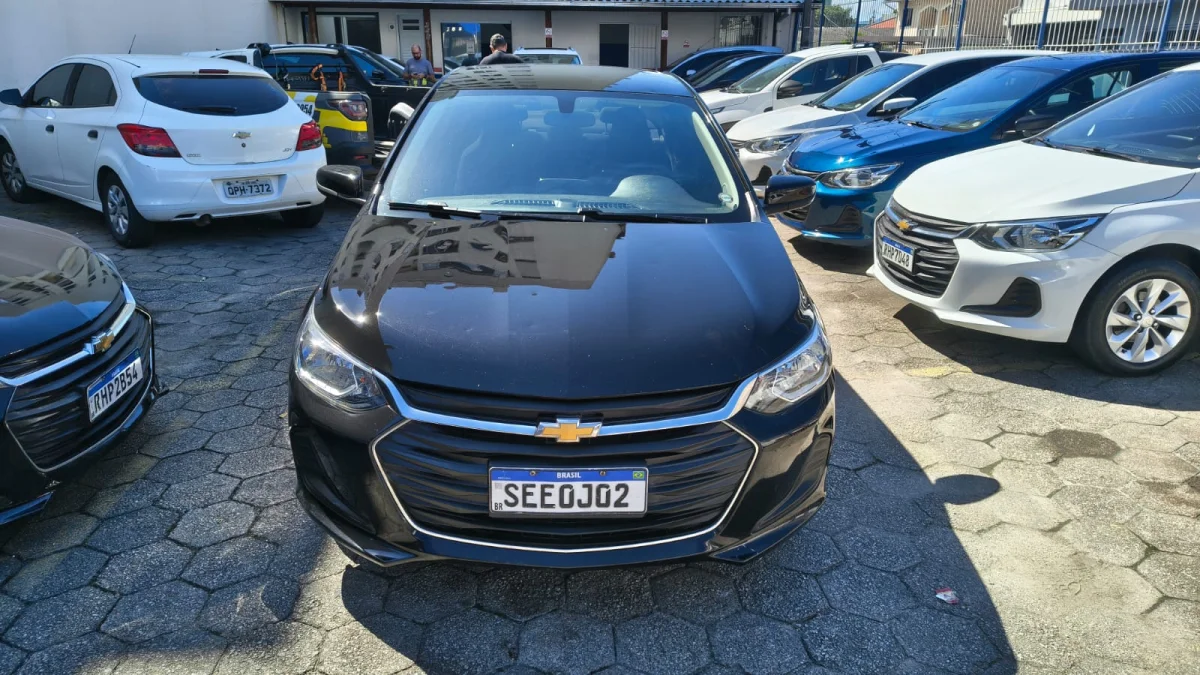 ONIX SEDAN PLUS LT 1.0 12V Flex 5p Mecânico 2023 - Imagem 2