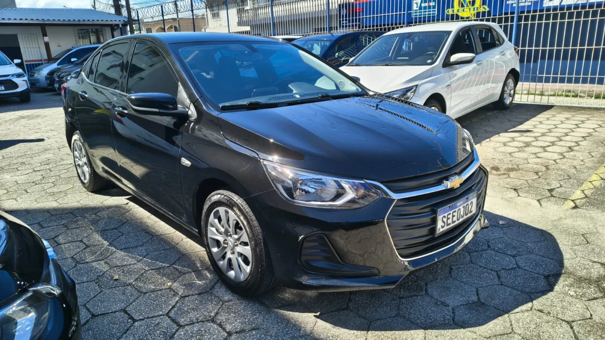 ONIX SEDAN PLUS LT 1.0 12V Flex 5p Mecânico 2023