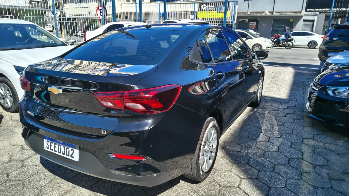 ONIX SEDAN PLUS LT 1.0 12V Flex 5p Mecânico 2023 - Imagem 4