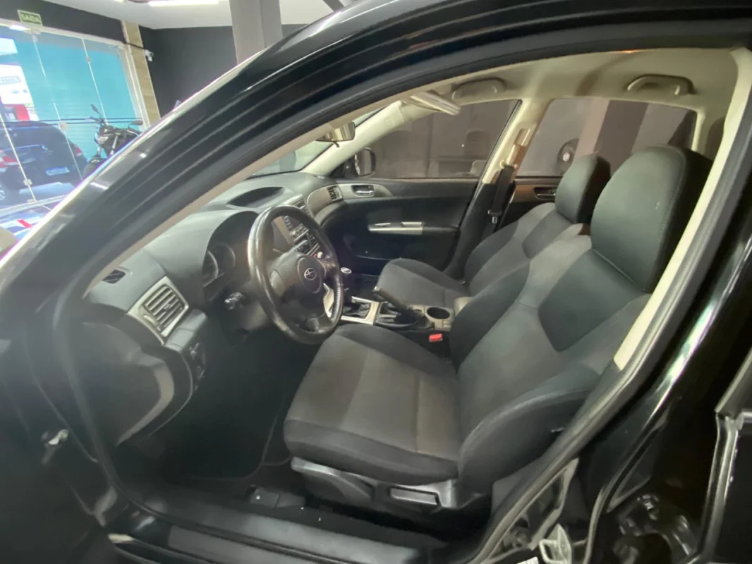 Impreza 2.0 160cv completo manual 2010 - Imagem 9