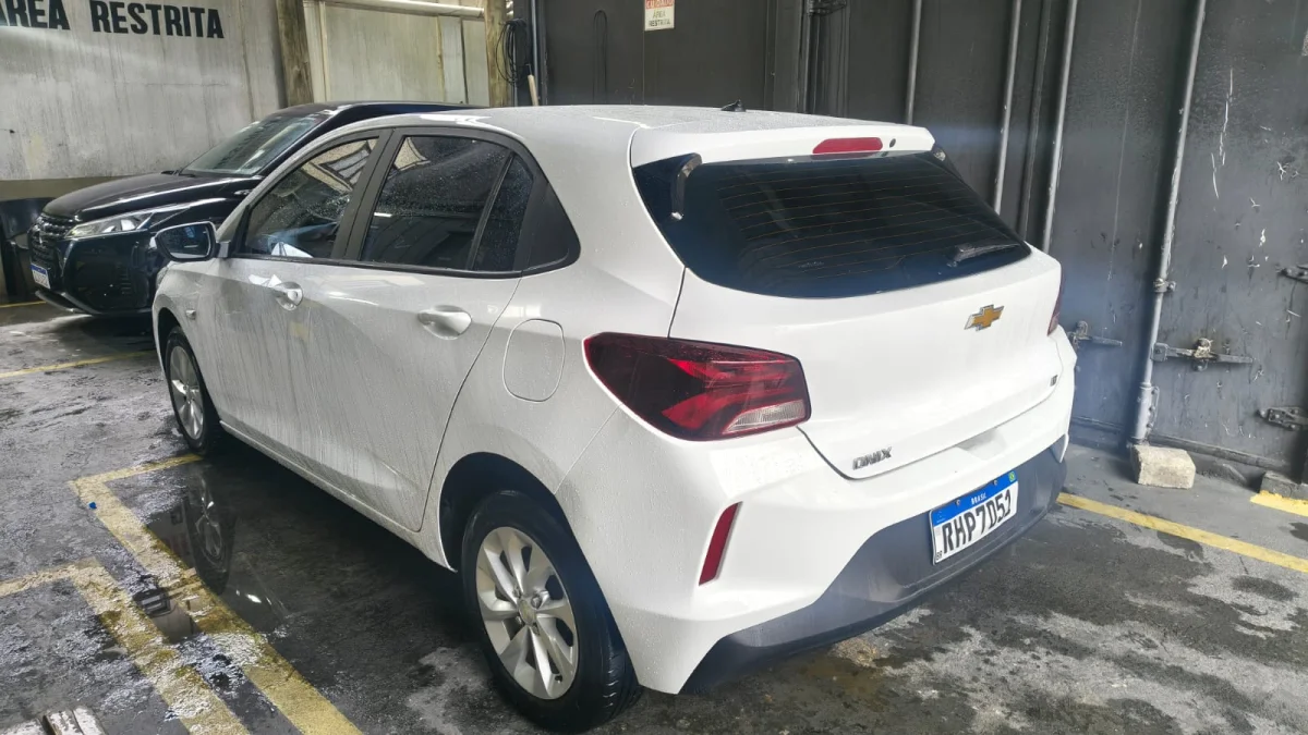 ONIX HATCH LT2 1.0 12V flex 2022 - Imagem 3