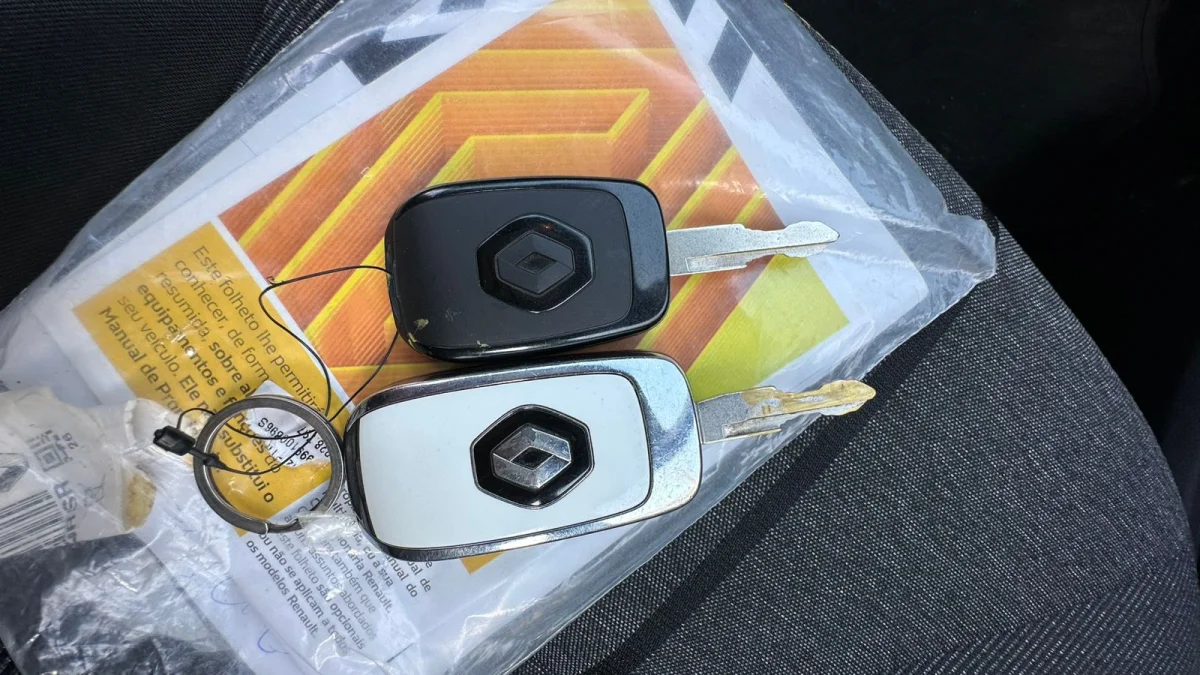 KWID OUTSIDER 1.0 Flex 12V 5p Mecânico 2023 - Imagem 13