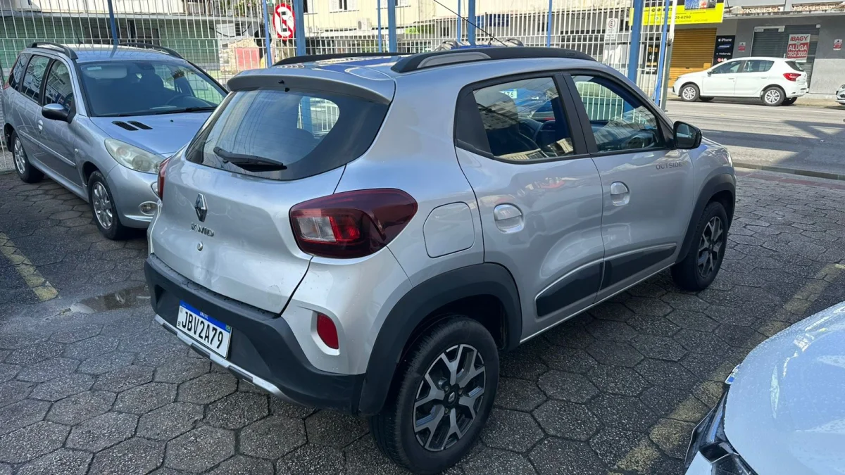 KWID OUTSIDER 1.0 Flex 12V 5p Mecânico 2023 - Imagem 5