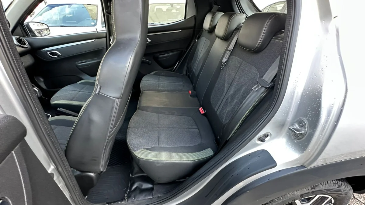 KWID OUTSIDER 1.0 Flex 12V 5p Mecânico 2023 - Imagem 8