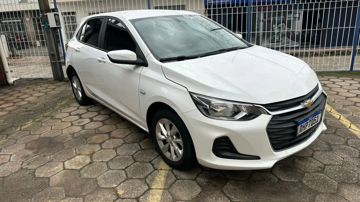 ONIX HATCH LT 1.0 12V flex 2022