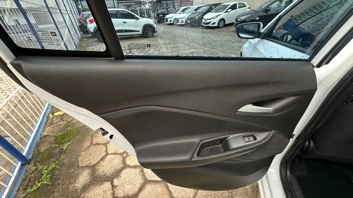 ONIX HATCH LT 1.0 12V flex 2022 - Imagem 11