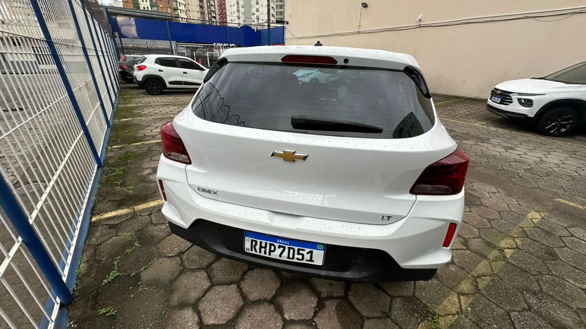 ONIX HATCH LT 1.0 12V flex 2022 - Imagem 6