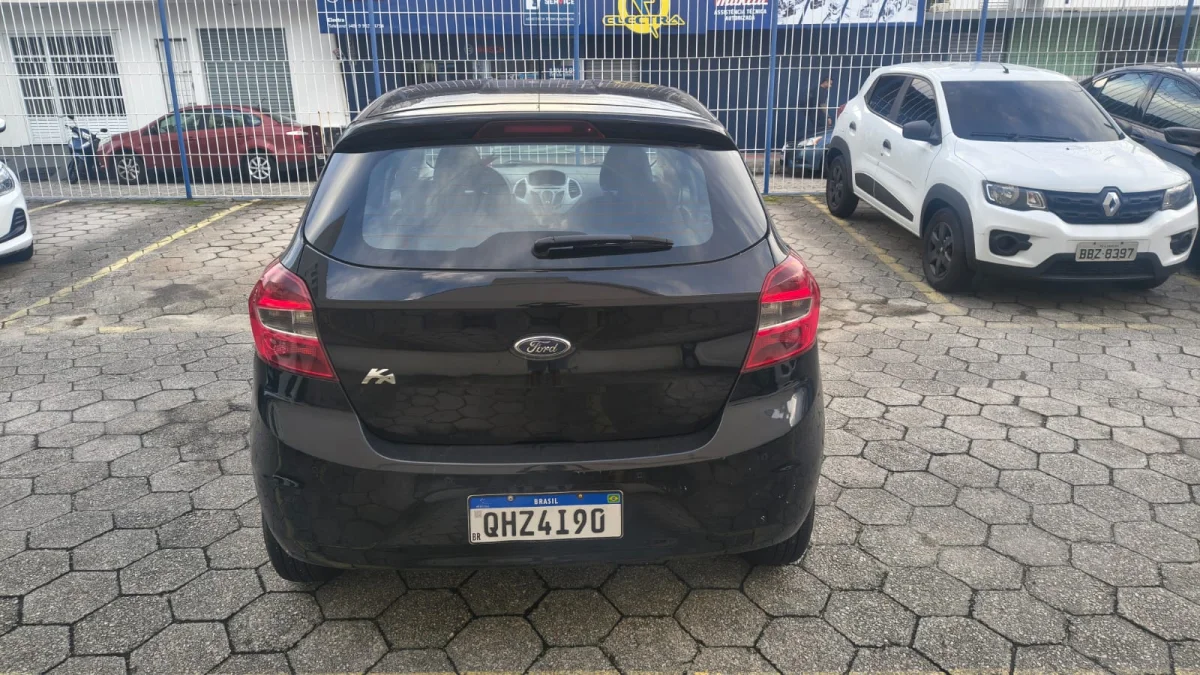 FORD KA 1.0 SE PLUS 5P FLEX 2017 - Imagem 6