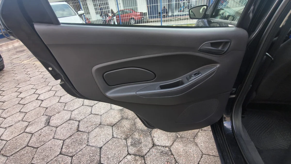 FORD KA 1.0 SE PLUS 5P FLEX 2017 - Imagem 16