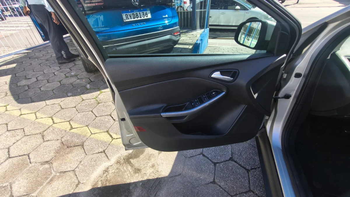 FOCUS TITANIUM PLUS 2.0 FLEX AUT 2015 - Imagem 12