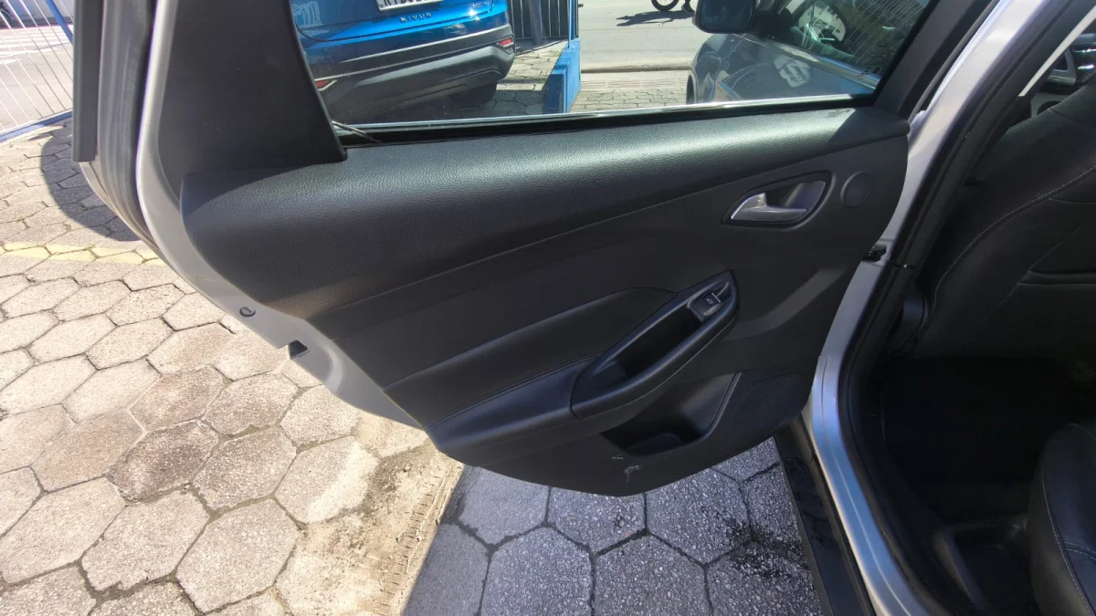 FOCUS TITANIUM PLUS 2.0 FLEX AUT 2015 - Imagem 14