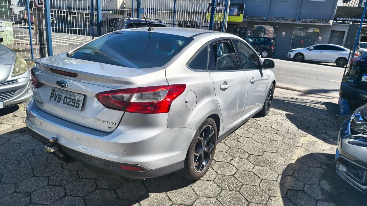 FOCUS TITANIUM PLUS 2.0 FLEX AUT 2015 - Imagem 3