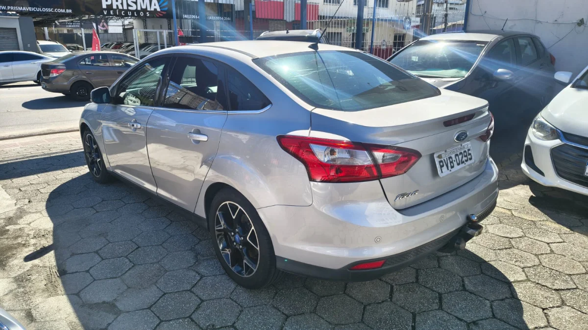 FOCUS TITANIUM PLUS 2.0 FLEX AUT 2015 - Imagem 5