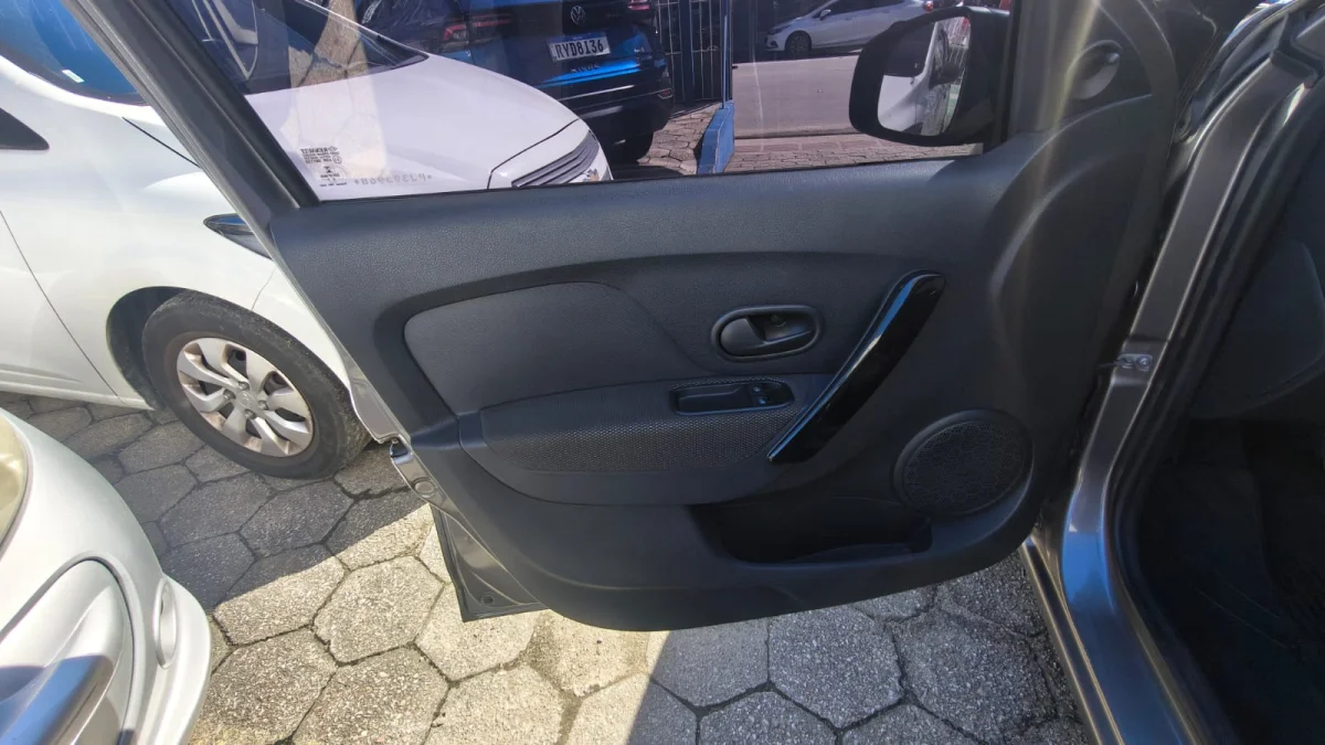 SANDERO E EDITION 1.0 FLEX 12V 5P MEC 2023 - Imagem 13