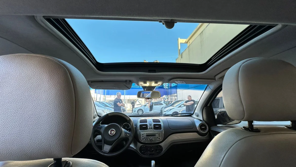 Grand Siena ESSENCE SUBLIME C/TETO Dual. 1.6 Flex 16V 2014 - Imagem 8