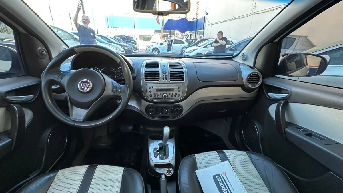 Grand Siena ESSENCE SUBLIME C/TETO Dual. 1.6 Flex 16V 2014 - Imagem 6