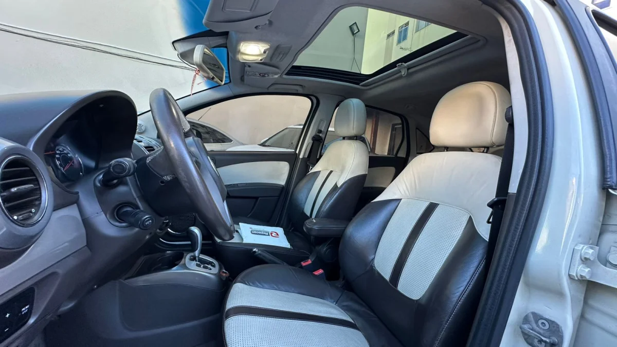 Grand Siena ESSENCE SUBLIME C/TETO Dual. 1.6 Flex 16V 2014 - Imagem 9