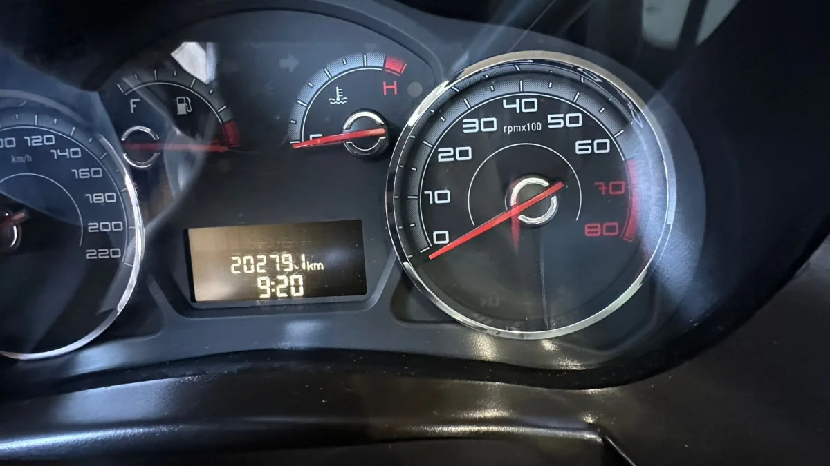 Grand Siena ESSENCE SUBLIME C/TETO Dual. 1.6 Flex 16V 2014 - Imagem 10