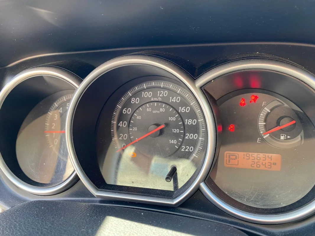 Tiida 1.8 SL completo automático 2012 - Imagem 10