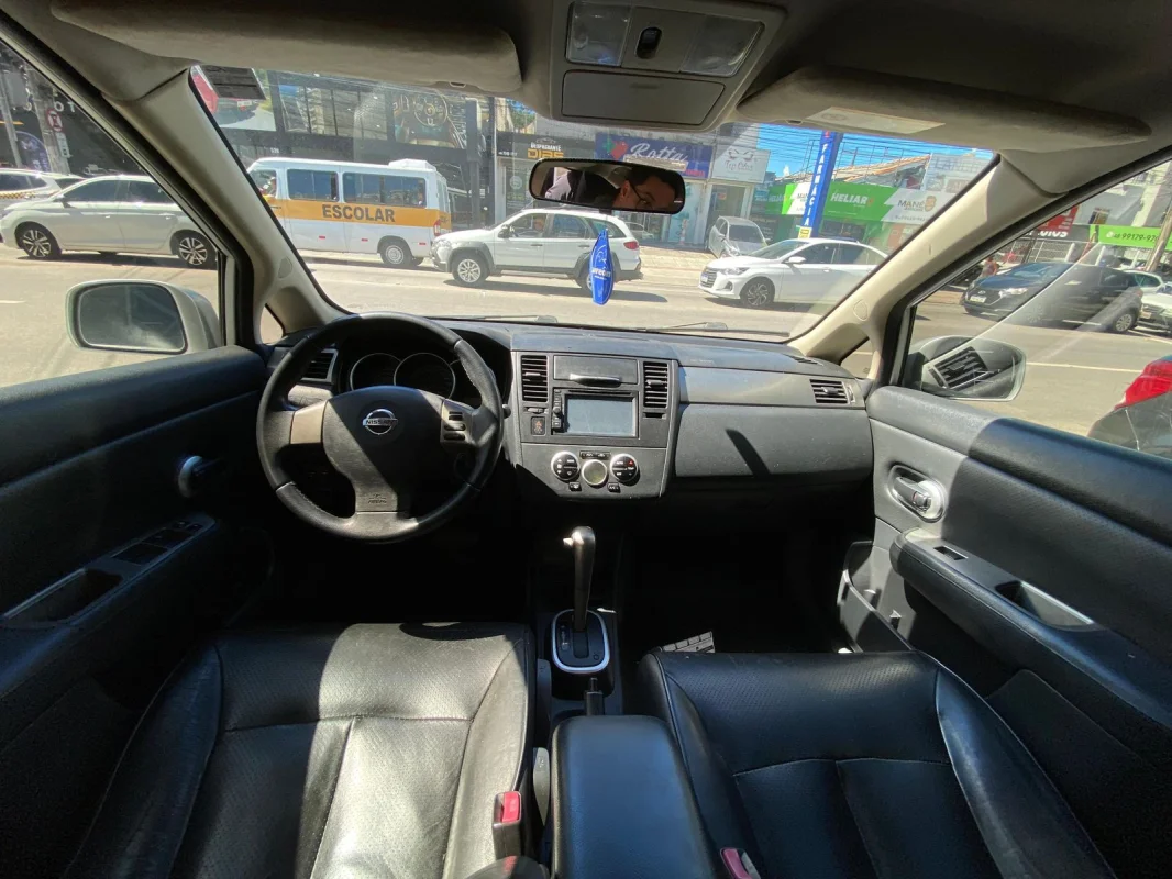 Tiida 1.8 SL completo automático 2012 - Imagem 7