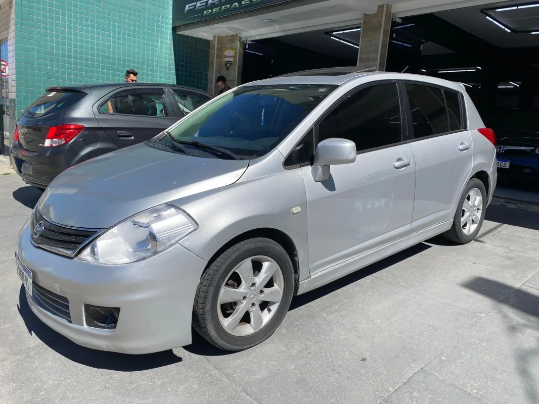 Tiida 1.8 SL completo automático 2012 - Imagem 4