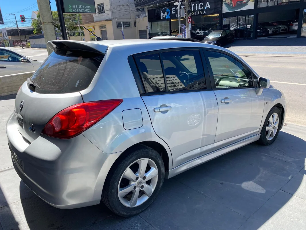 Tiida 1.8 SL completo automático 2012 - Imagem 5