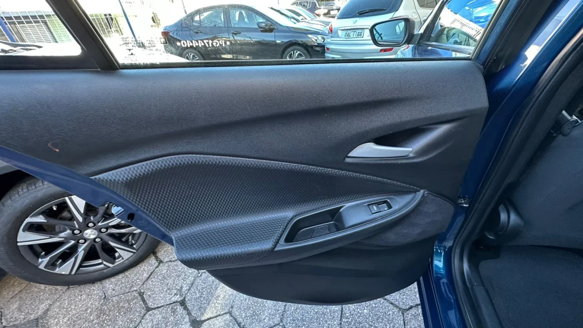 ONIX HATCH 1.0 12V Flex 5p Mecânico 2023 - Imagem 14