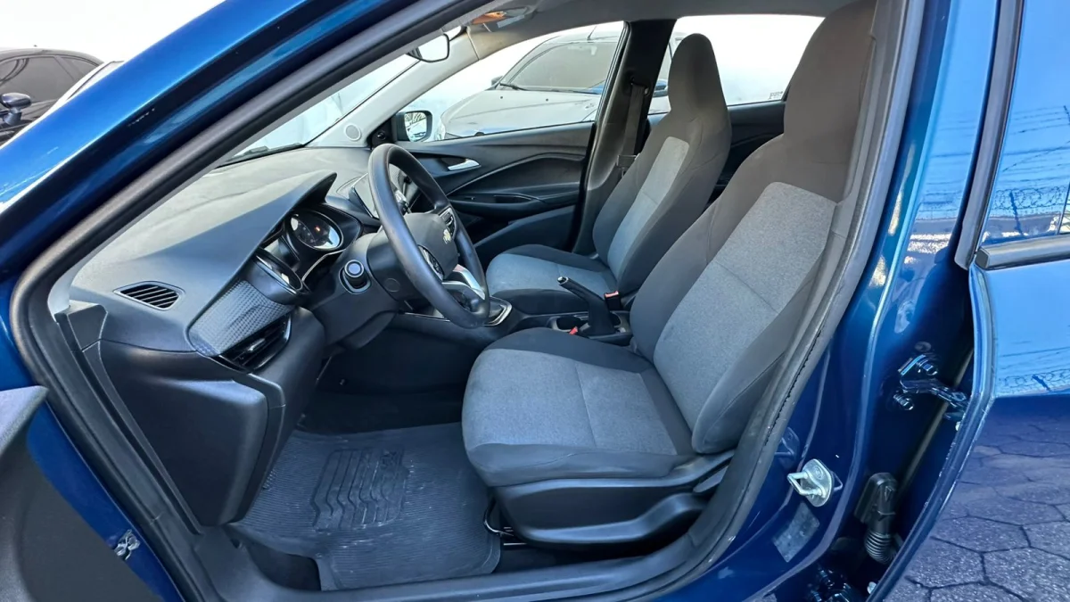 ONIX HATCH 1.0 12V Flex 5p Mecânico 2023 - Imagem 9