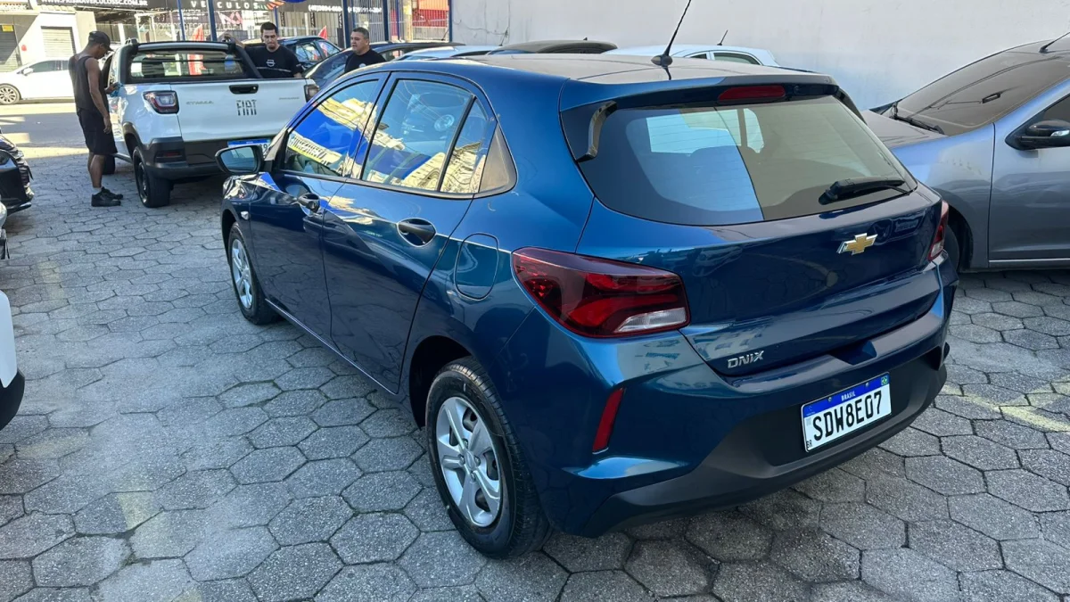 ONIX HATCH 1.0 12V Flex 5p Mecânico 2023 - Imagem 5