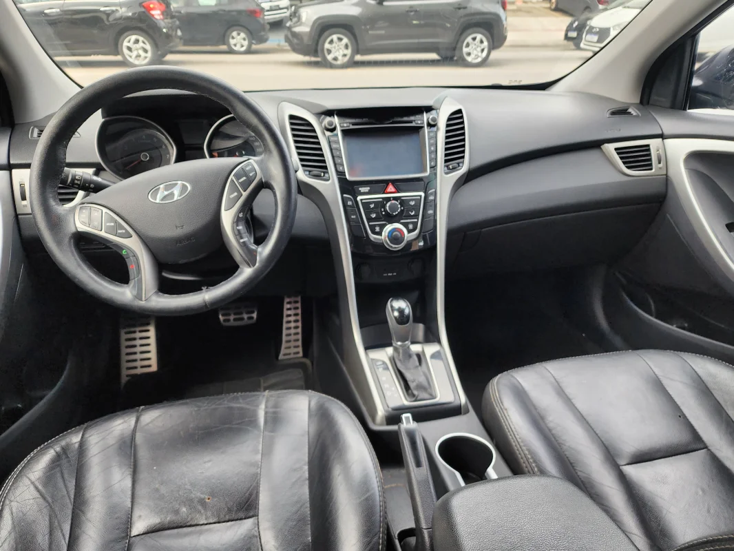 I30 1.8 Automático 2015 - Imagem 14