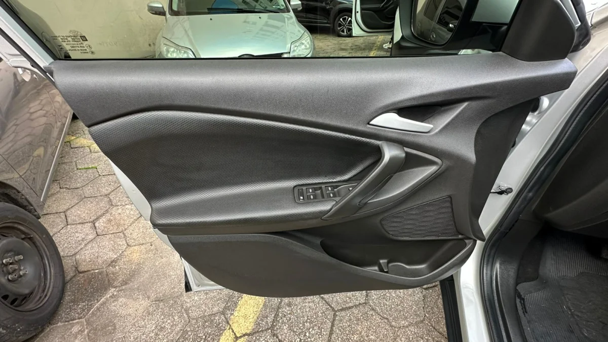 TRACKER 1.0 Turbo 12V Flex Automático 2023 - Imagem 12