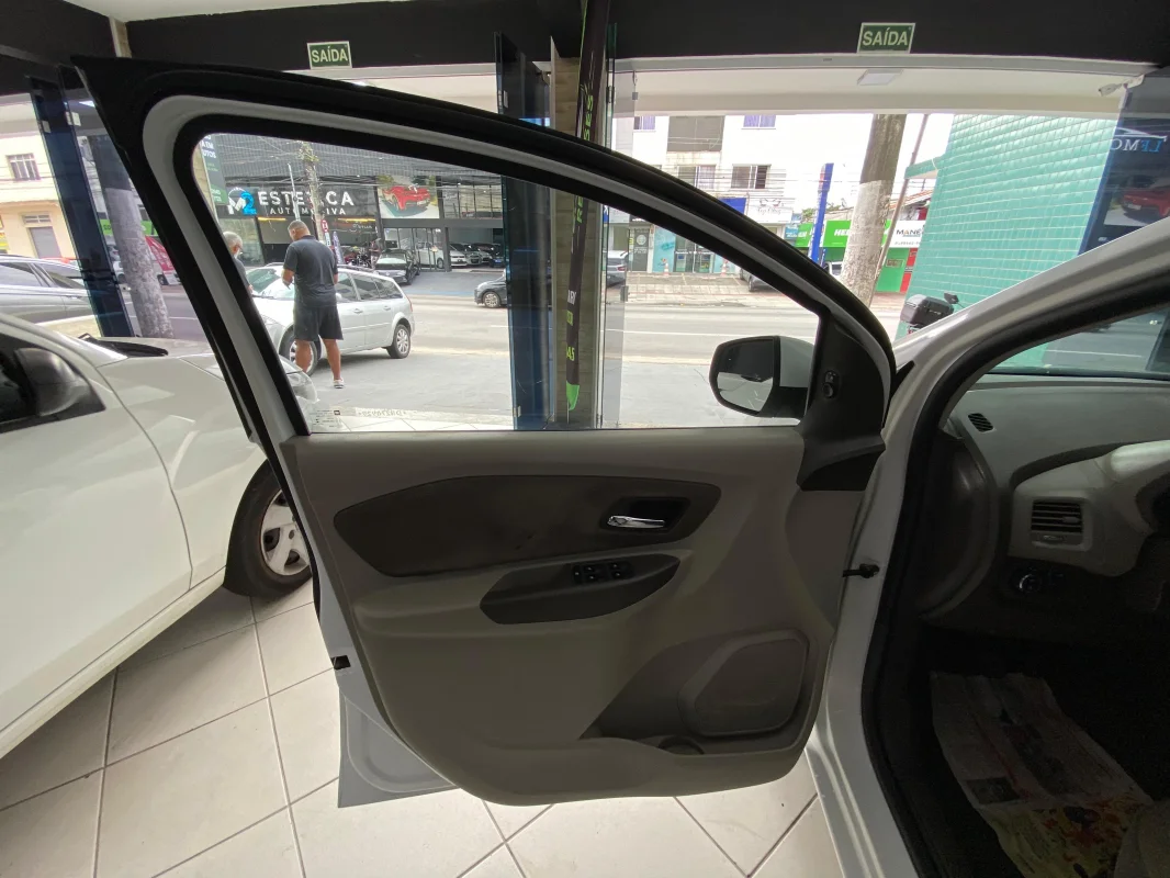 Spin LTZ 1.8 completo manual 7 LUGARES 2013 - Imagem 14