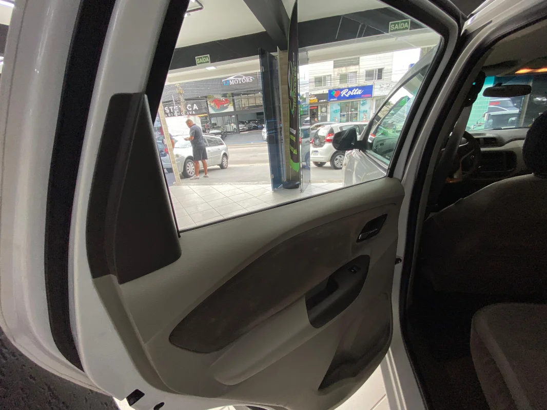 Spin LTZ 1.8 completo manual 7 LUGARES 2013 - Imagem 15