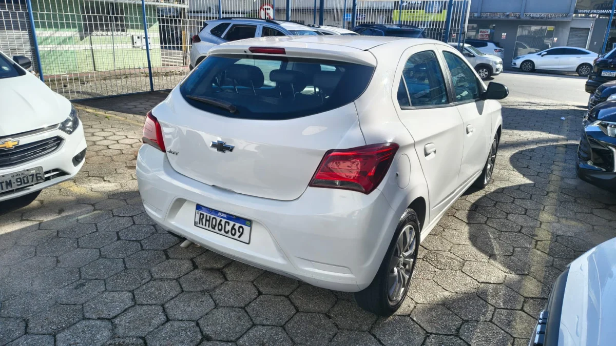 ONIX HATCH JOY BLACK 8V EDITION FLEX 2021 - Imagem 3