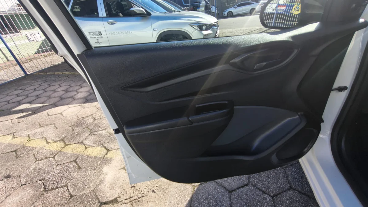 ONIX HATCH JOY BLACK 8V EDITION FLEX 2021 - Imagem 14