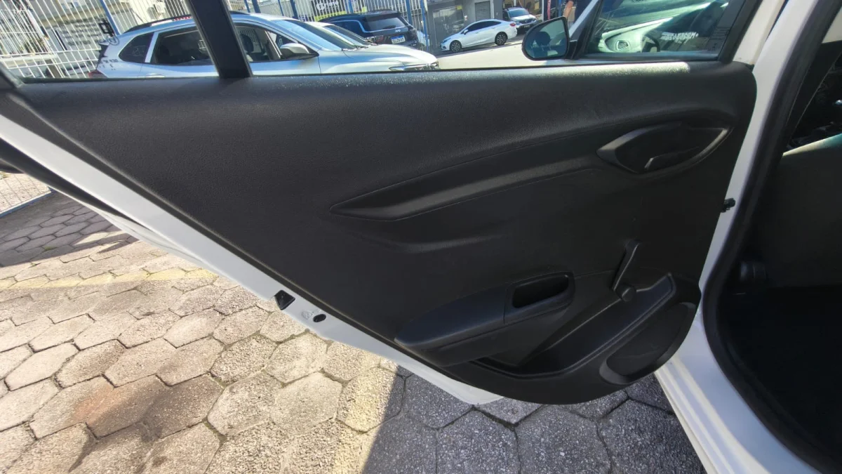 ONIX HATCH JOY BLACK 8V EDITION FLEX 2021 - Imagem 15