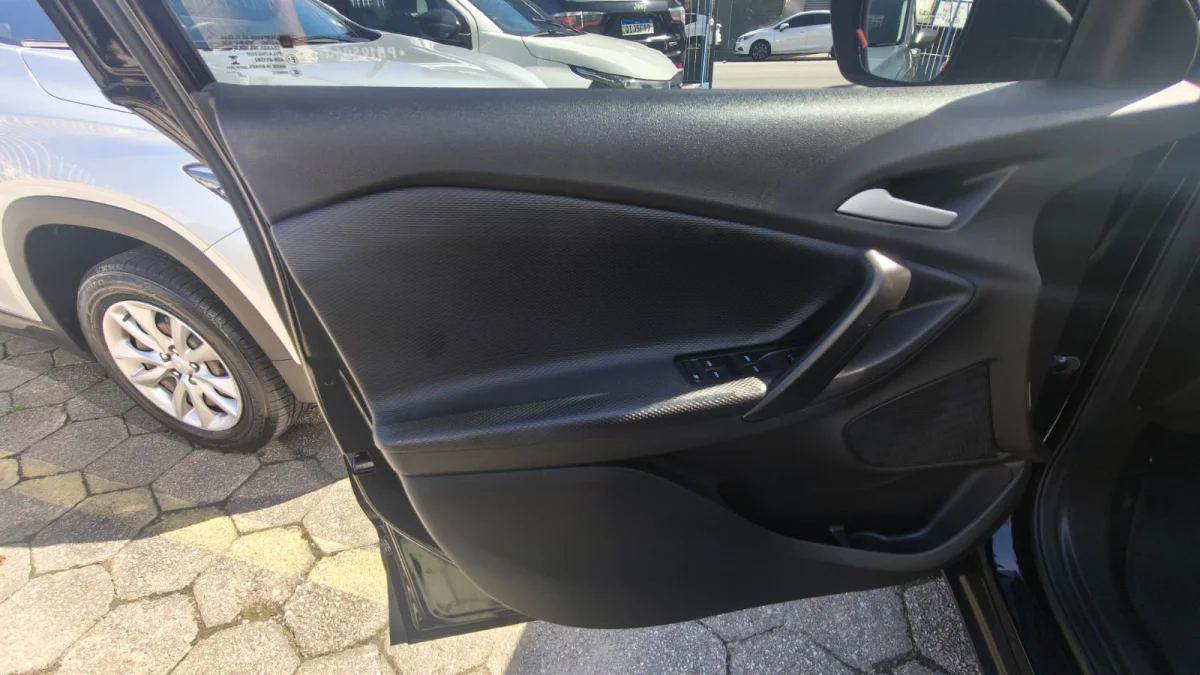 TRACKER 1.0 Turbo 12V Flex Automático 2023 - Imagem 13